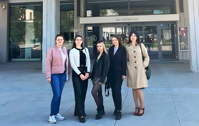 Студентки МДУ завершили навчання в Університеті Вітовта Великого за програмою Еразмус+